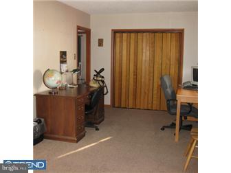 417 Ridley Avenue Folsom, PA 19033 - Photo 6 of 7 Gallery Image 6