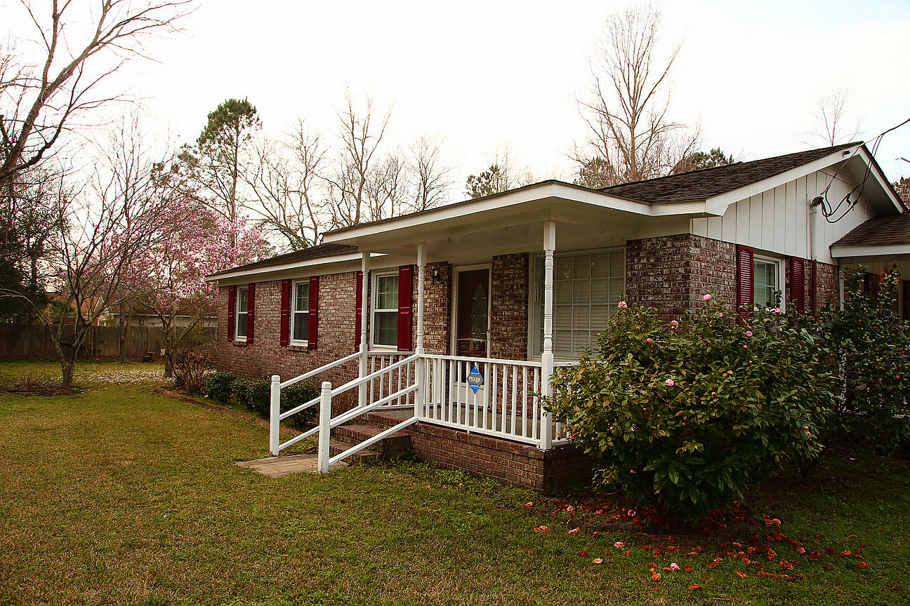 511 Sandy Drive Moncks Corner, SC 29461 - Photo 1 of 16 IMG_6978