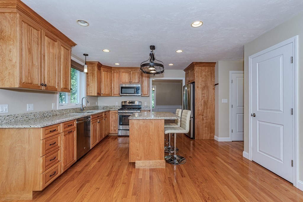 22 Mill Street Middleton, MA 01949 - Photo 5 of 40 Gallery Image 5