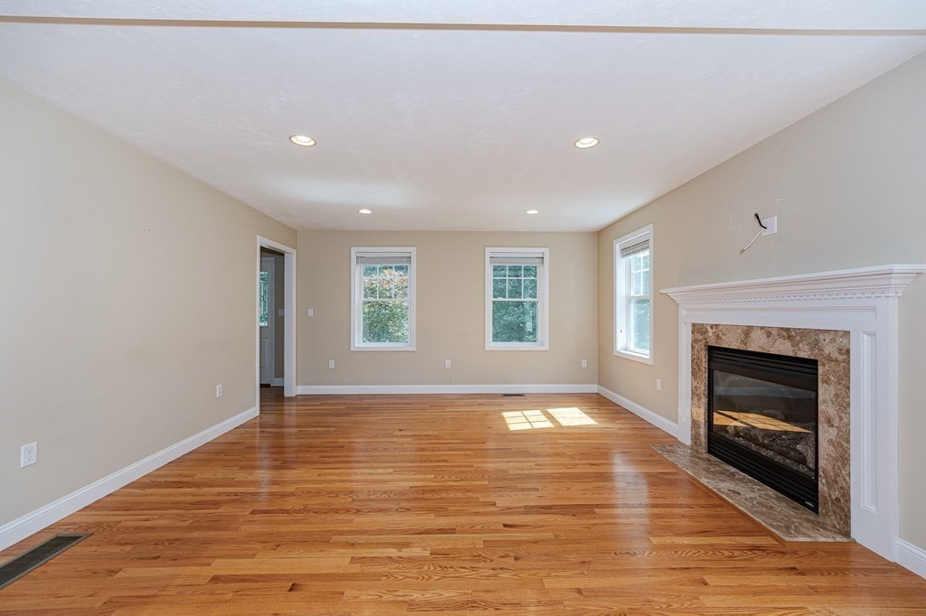 22 Mill Street Middleton, MA 01949 - Photo 7 of 40 Gallery Image 7