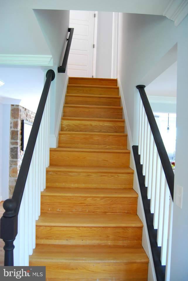 304 South Rolling Road Catonsville, MD 21228 - Photo 16 of 30 Interior (General)