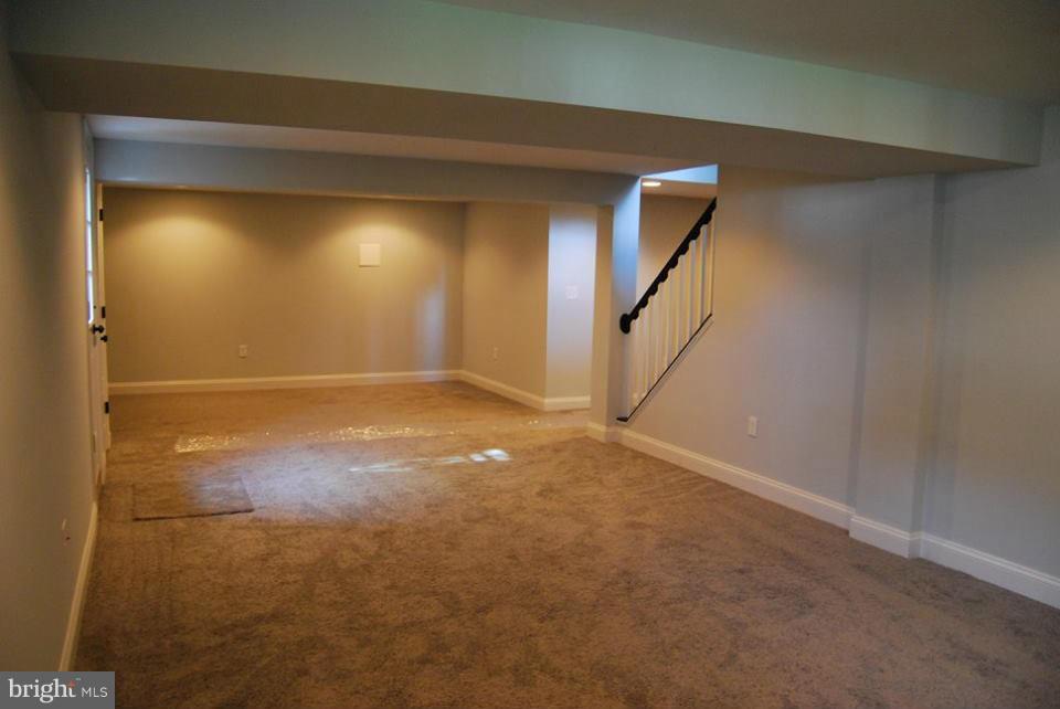304 South Rolling Road Catonsville, MD 21228 - Photo 22 of 30 Family Room