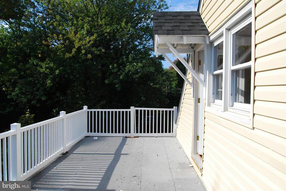 304 South Rolling Road Catonsville, MD 21228 - Photo 26 of 30 2nd Level Deck