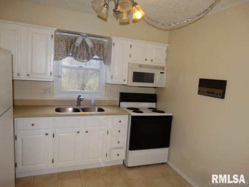 1918 Jeanette Lane, Unit 4 Springfield, IL 62702 - Photo 5 of 11