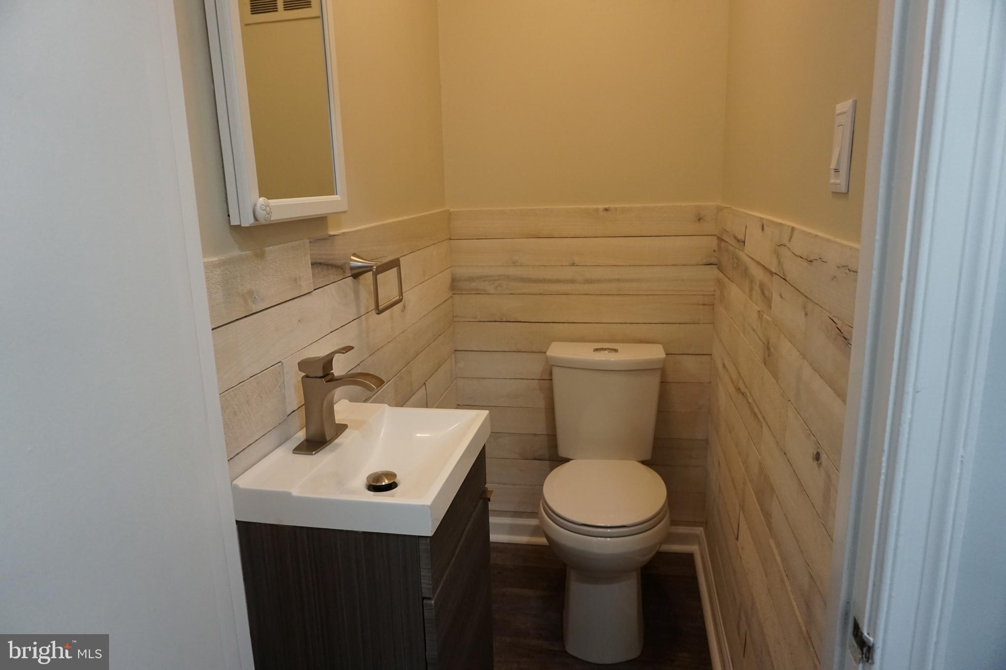 8031 Hammond Road Cheltenham, PA 19012 - Photo 15 of 35
