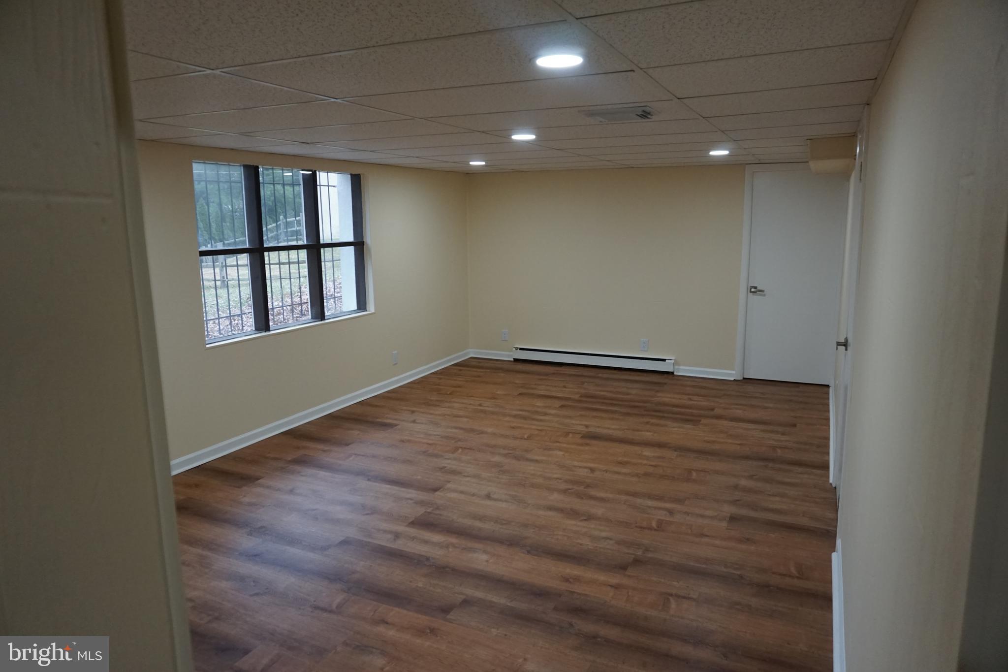 8031 Hammond Road Cheltenham, PA 19012 - Photo 17 of 35