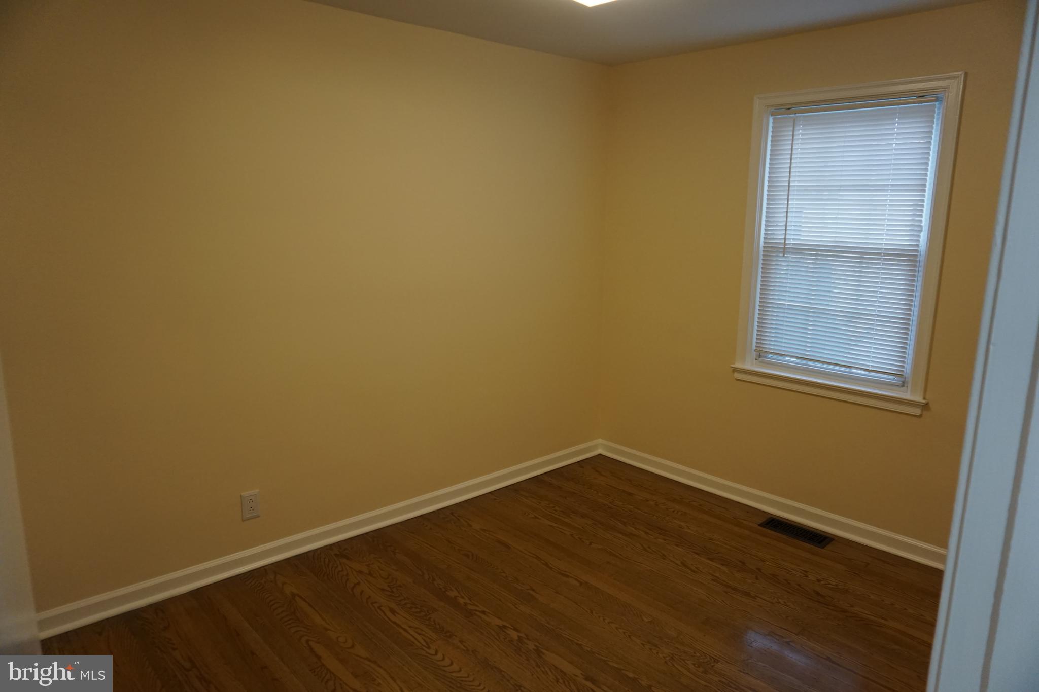 8031 Hammond Road Cheltenham, PA 19012 - Photo 25 of 35