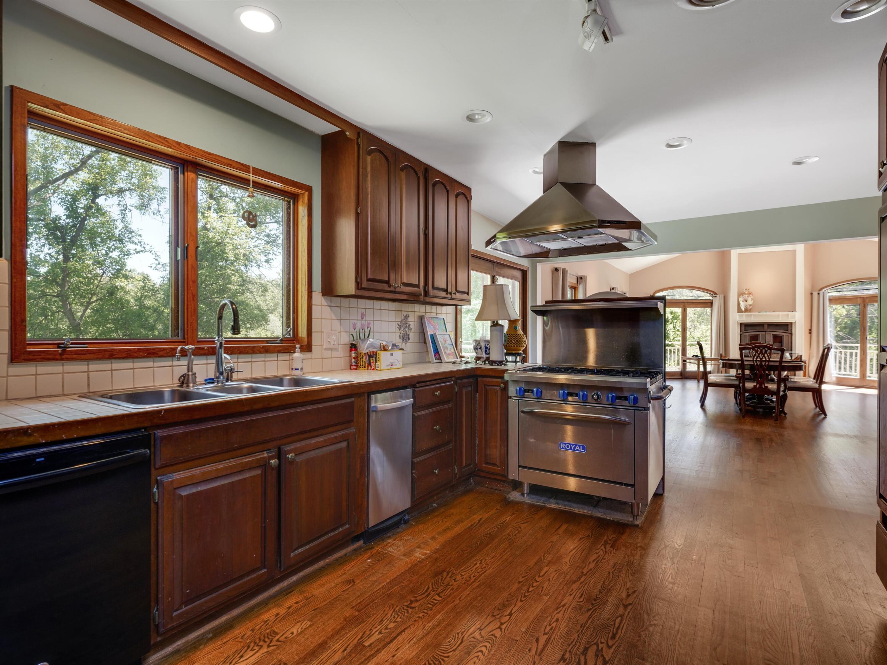 1150 North Livernois Road Rochester, MI 48306 - Photo 13 of 59 11-1150 N Livernois Rd 0010
