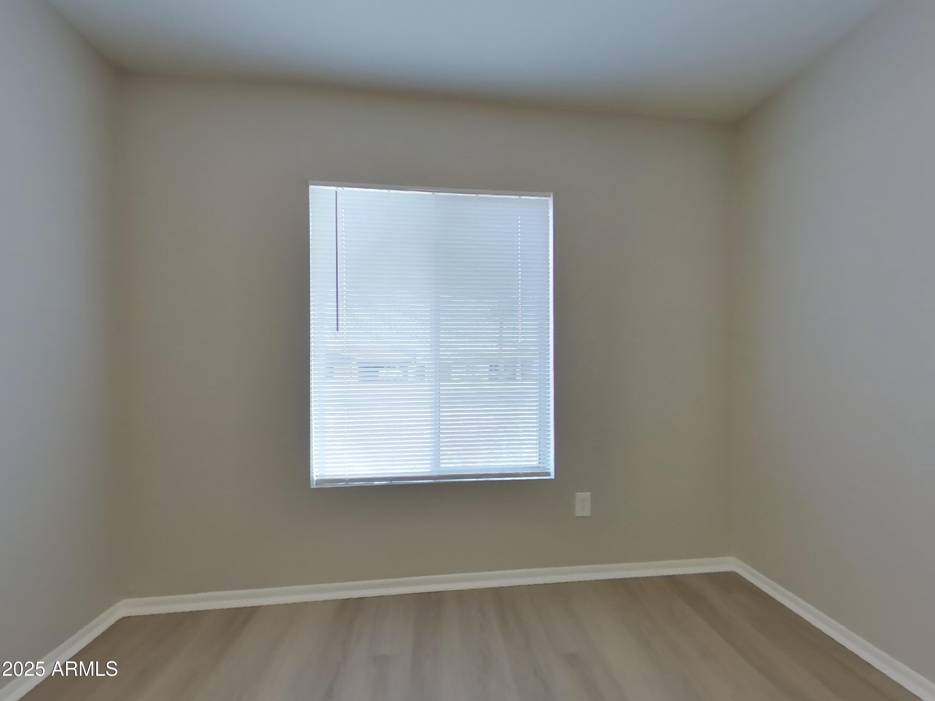 955 West Santa Cruz Drive Tempe, AZ 85282 - Photo 11 of 16 10_pc_rMslLQMogL_Fy9HwoqG9Q_layout_1