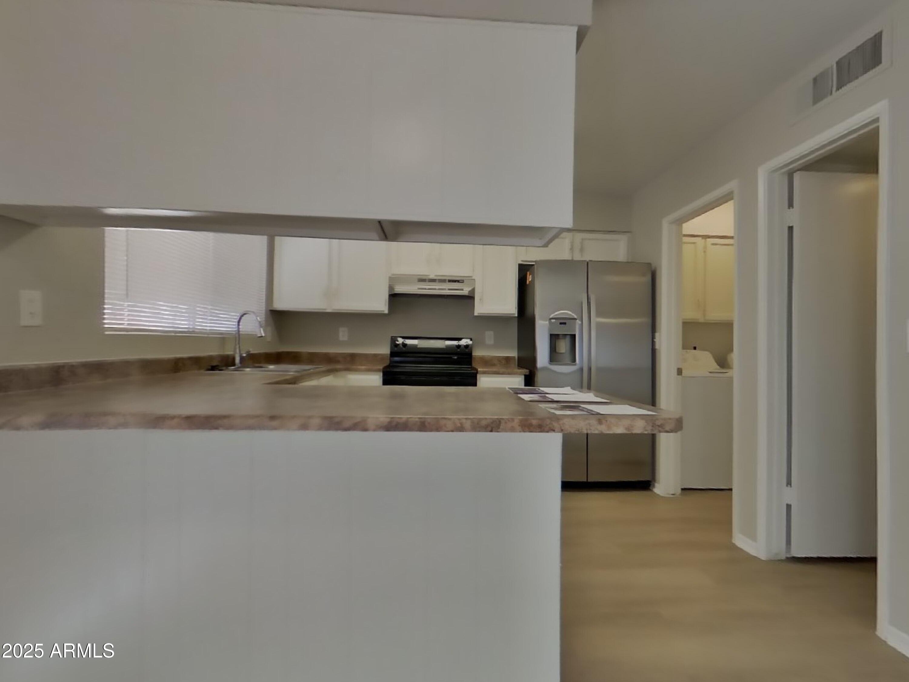 955 West Santa Cruz Drive Tempe, AZ 85282 - Photo 5 of 16 4_pc_lpouV16Orf_ccyOzlbHwu_other_room_MF