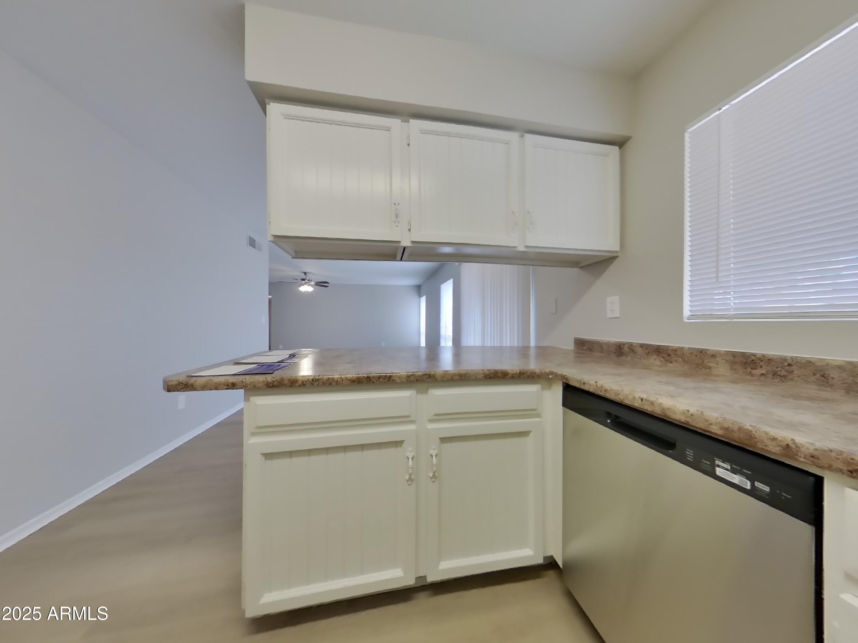 955 West Santa Cruz Drive Tempe, AZ 85282 - Photo 6 of 16 5_Image_jwTmbabZyn