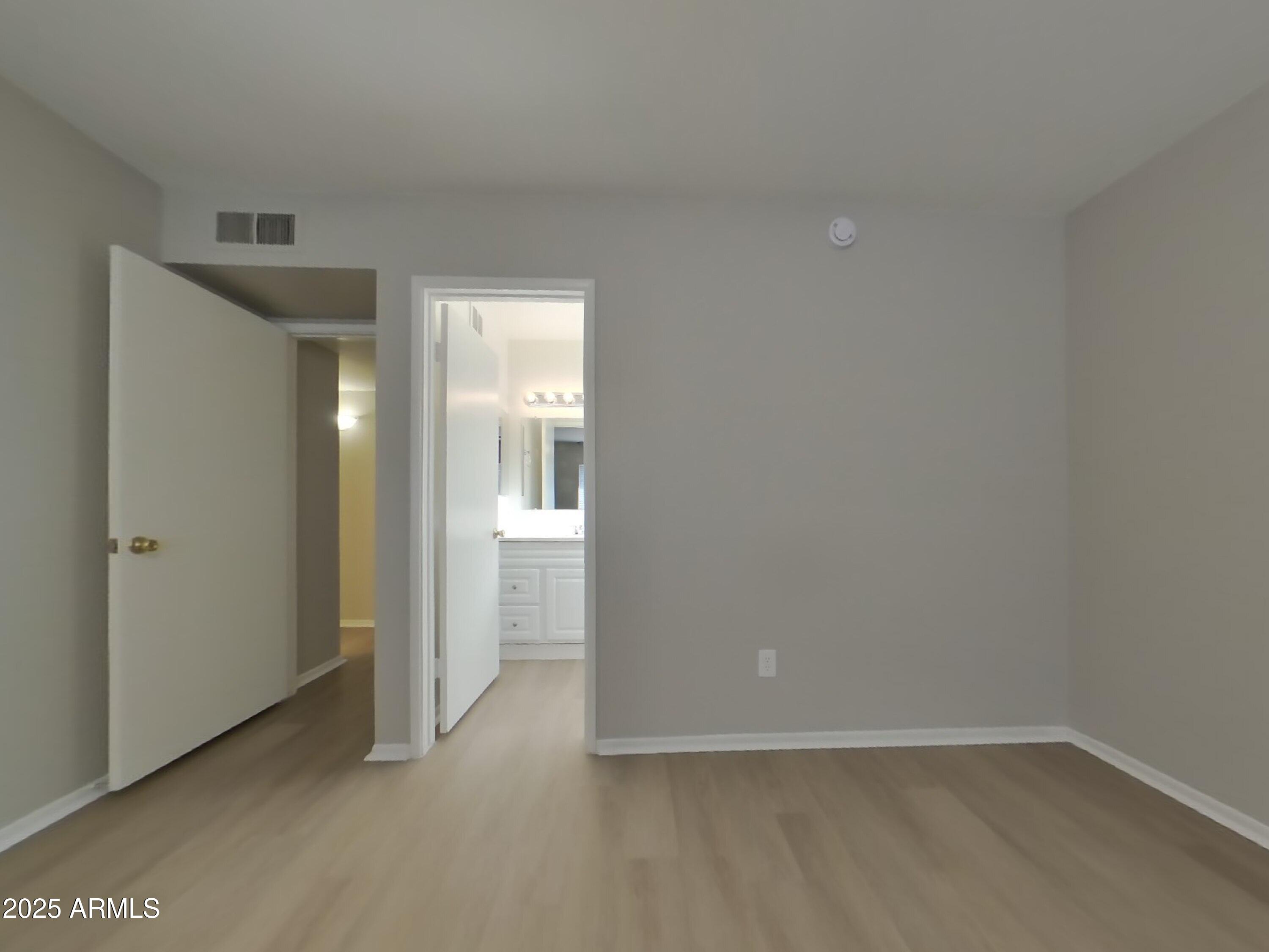 955 West Santa Cruz Drive Tempe, AZ 85282 - Photo 8 of 16 7_pc_CeIrI7jk0O_A93aAaNibC_layout_0