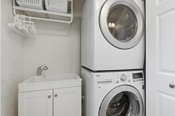 3 Wing Road Wilmington, MA 01887 - Photo 17 of 36 a utility room with dryer and washer