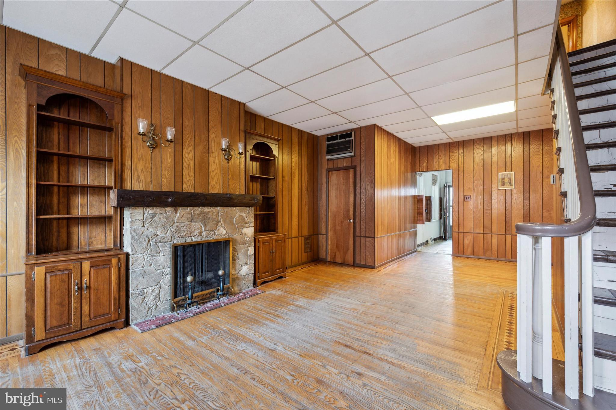 908 Reed Street Philadelphia, PA 19147 - Photo 3 of 15 Living Room