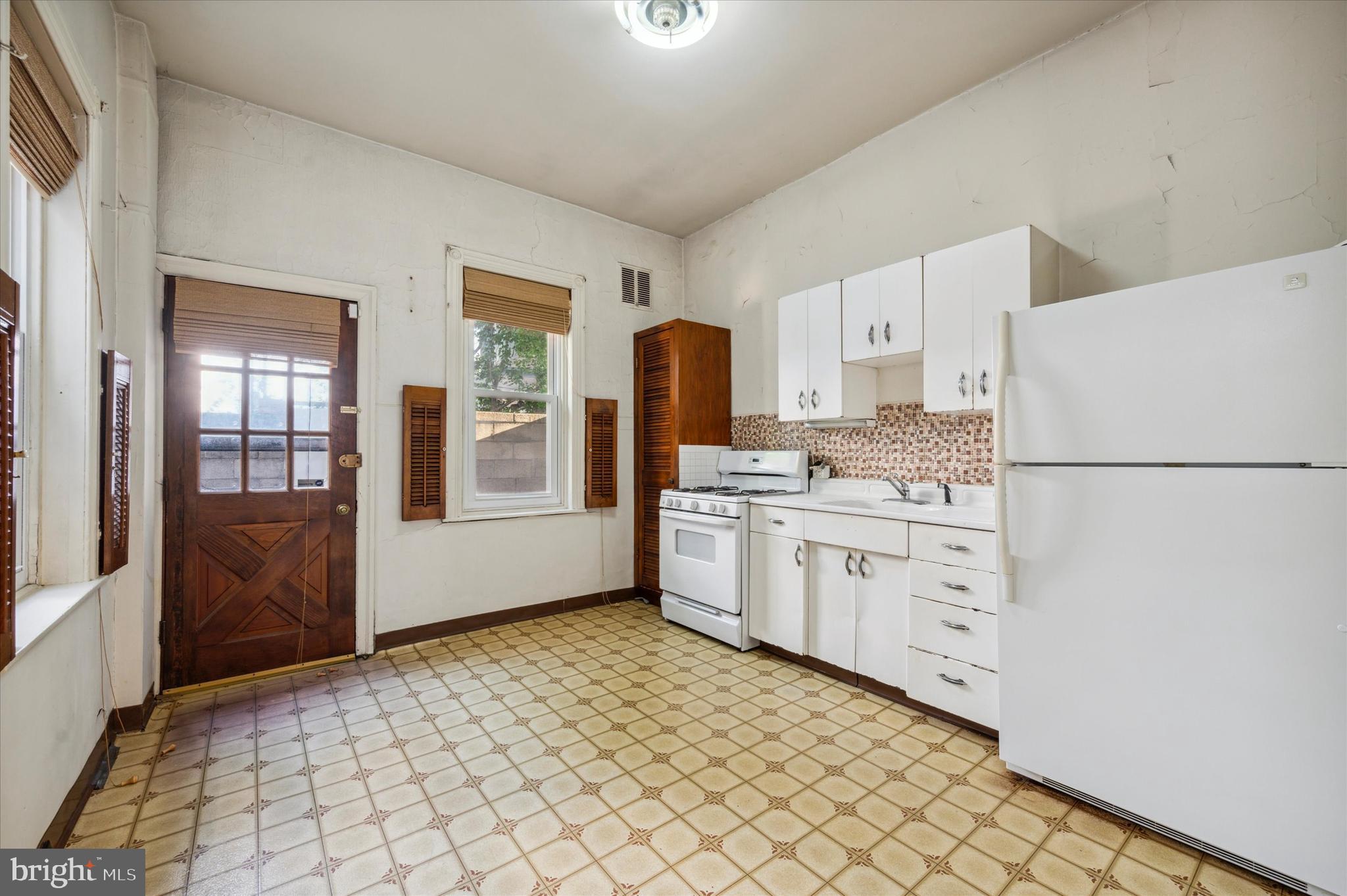 908 Reed Street Philadelphia, PA 19147 - Photo 6 of 15 Kitchen