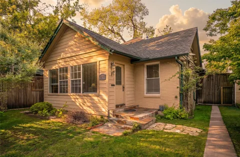 front view of house with a yard