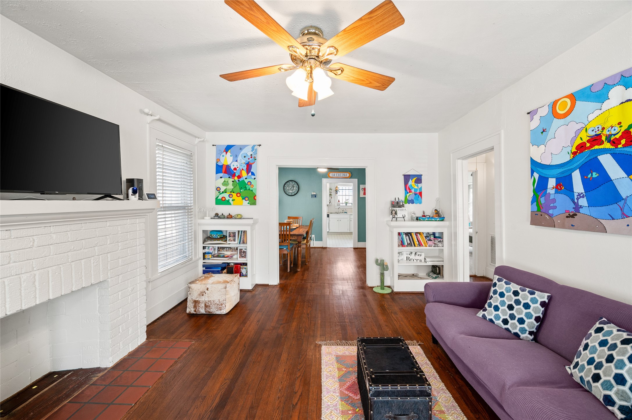 2503 Park Street Houston, TX 77098 - Photo 3 of 23 a living room with furniture and a flat screen tv