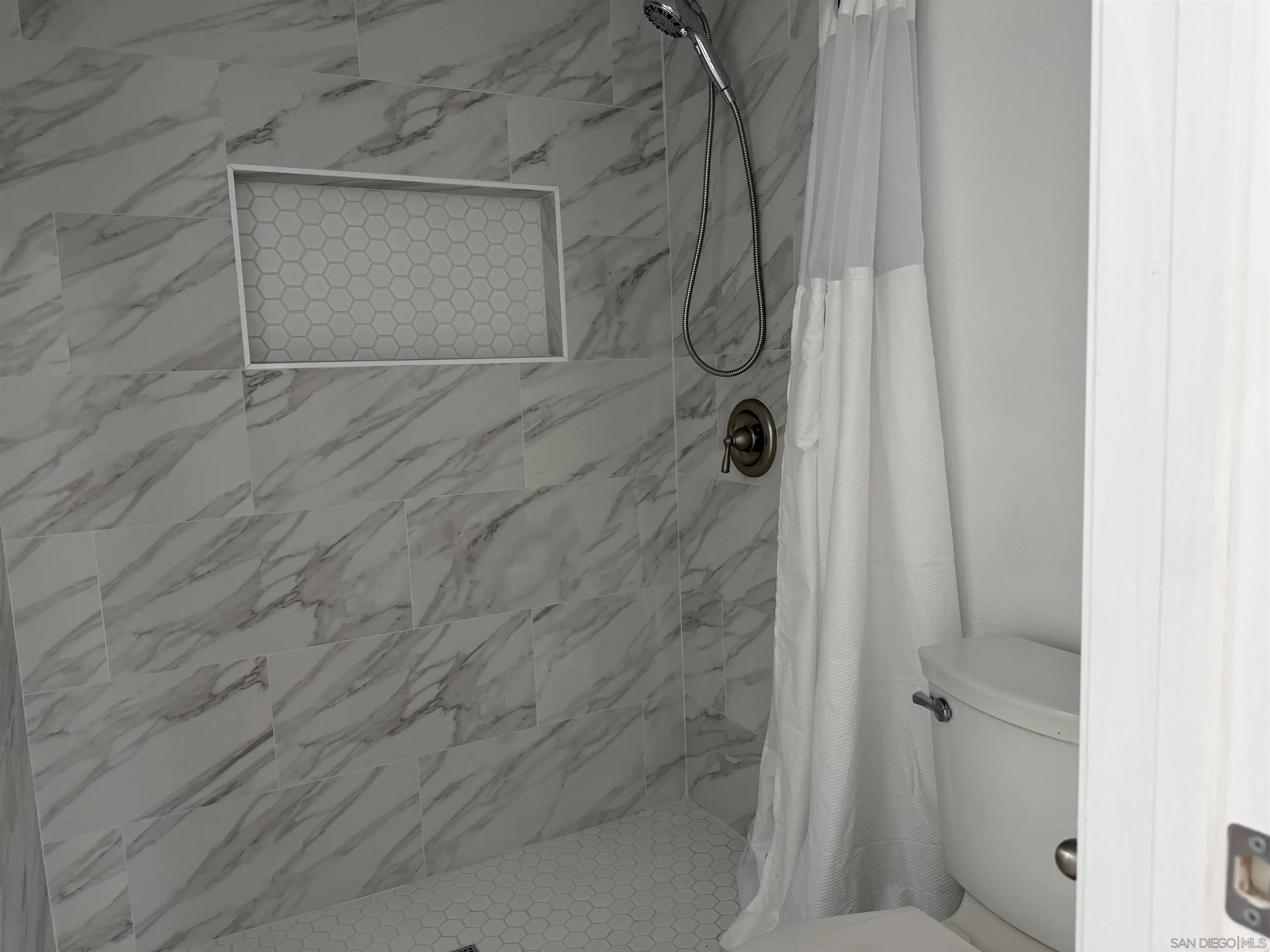 621 R Avenue, Unit 22 National City, CA 91950 - Photo 12 of 33