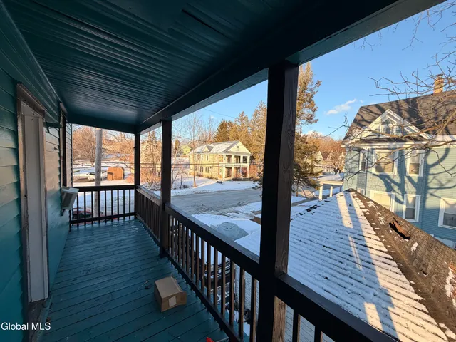 $1,200 | 253 Forest Avenue, Unit UP, Amsterdam, NY 12010