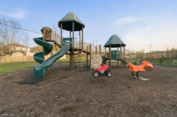 $684,900 | 1005 Valley Cove Court, Nashville, TN 37221