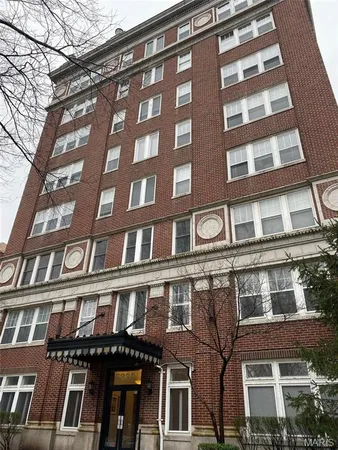 $1,345 | 5330 Pershing Avenue, Unit 606, St. Louis, MO 63112