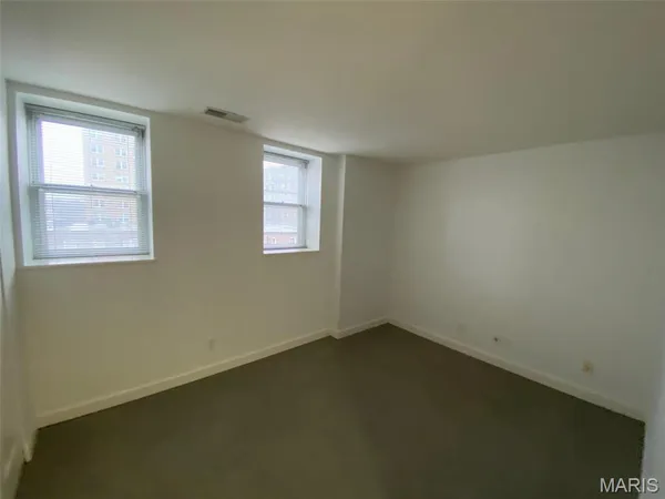 $1,345 | 5330 Pershing Avenue, Unit 606, St. Louis, MO 63112
