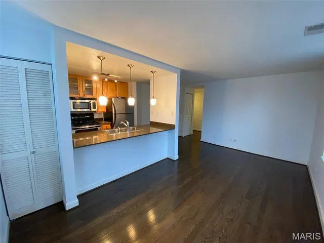 $1,345 | 5330 Pershing Avenue, Unit 606, St. Louis, MO 63112