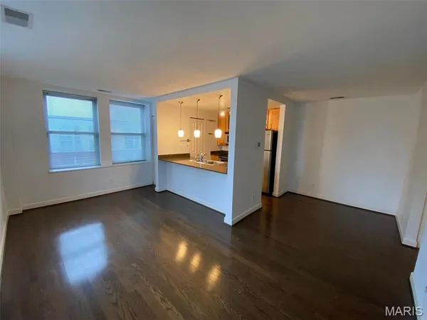 $1,345 | 5330 Pershing Avenue, Unit 606, St. Louis, MO 63112