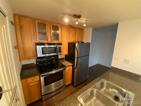 $1,345 | 5330 Pershing Avenue, Unit 606, St. Louis, MO 63112