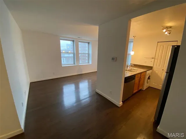 $1,345 | 5330 Pershing Avenue, Unit 606, St. Louis, MO 63112