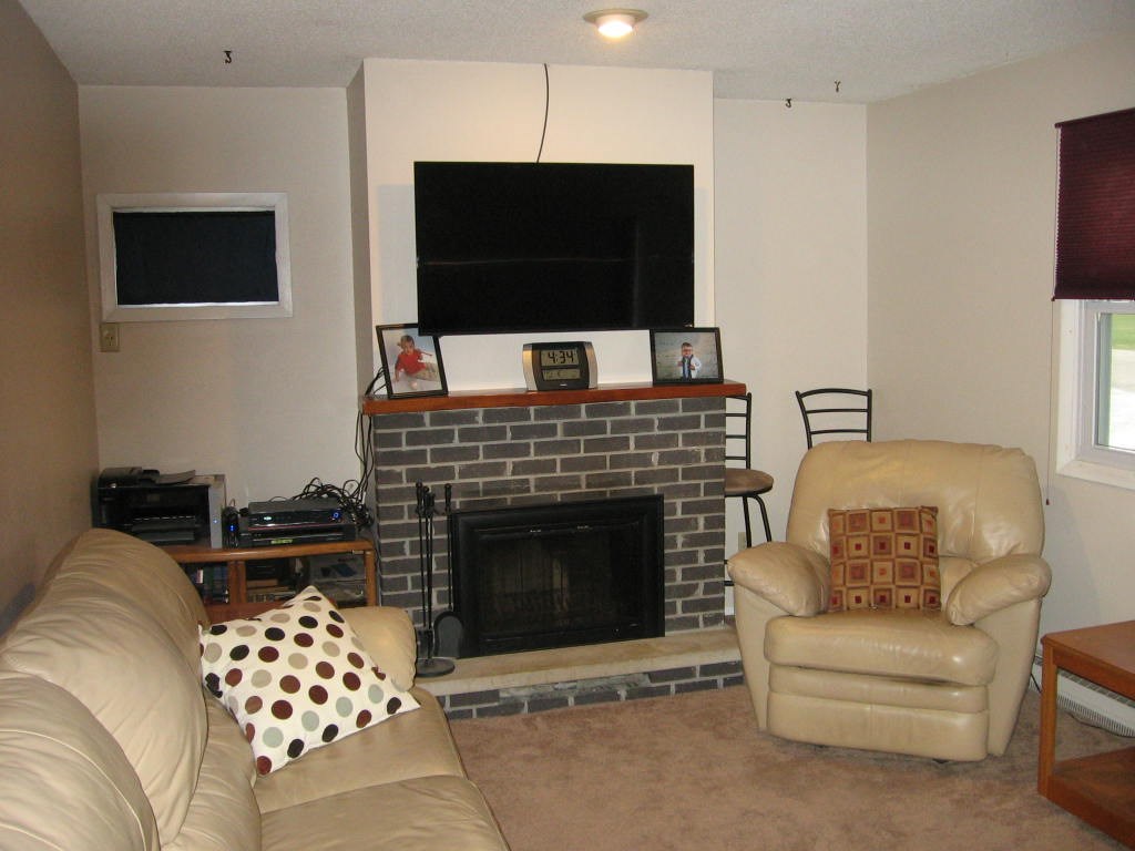 213 Robin Road Macomb, IL 61455 - Photo 2 of 15 Gallery Image 2