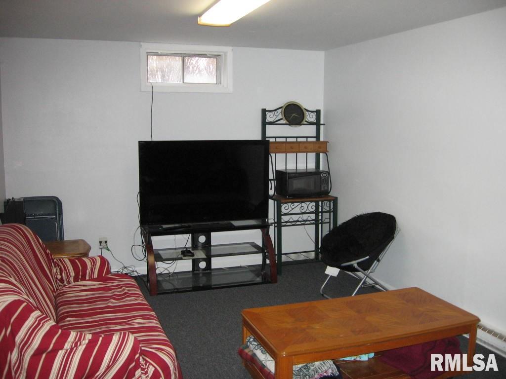 213 Robin Road Macomb, IL 61455 - Photo 12 of 15 Gallery Image 12