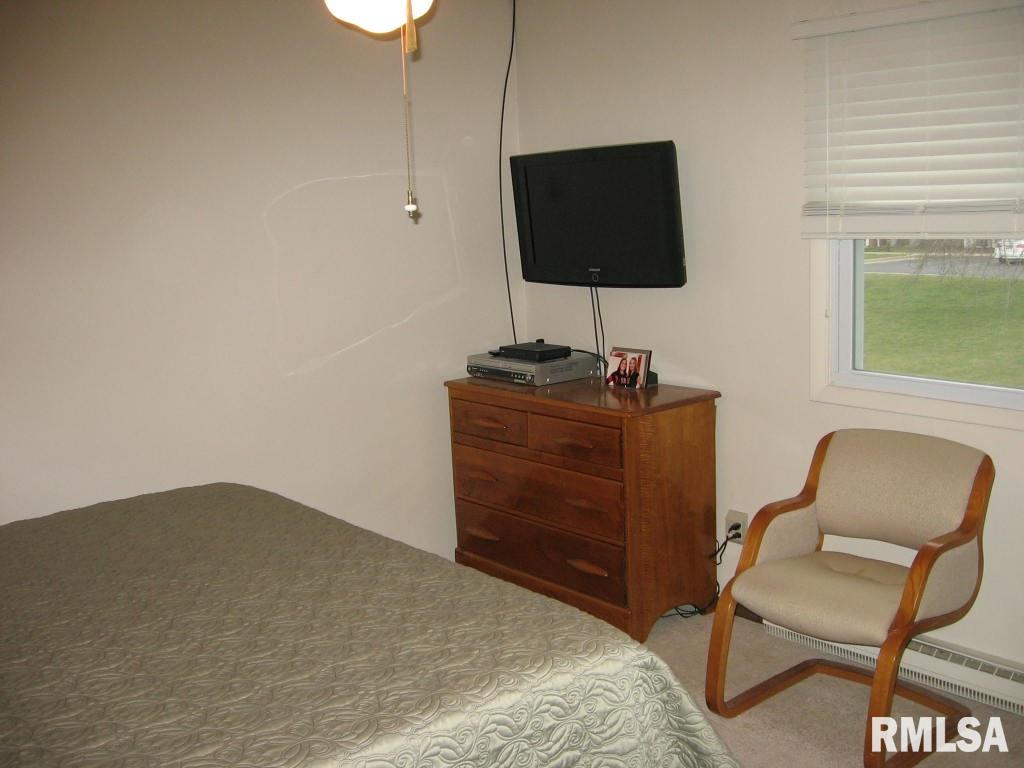 213 Robin Road Macomb, IL 61455 - Photo 8 of 15 Gallery Image 8