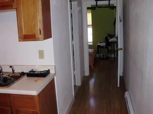 $825 | 506 7th Street, Unit 2, Racine, WI 53403