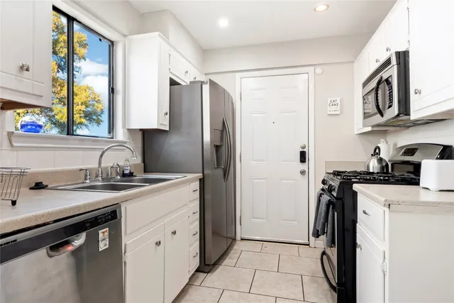 $2,650 | 3222 Tamarron Boulevard, Unit A, Austin, TX 78746