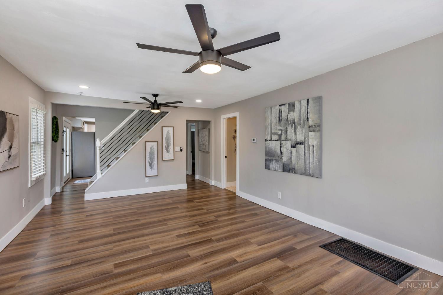 5753 Boomer Road Cincinnati, OH 45247 - Photo 8 of 40