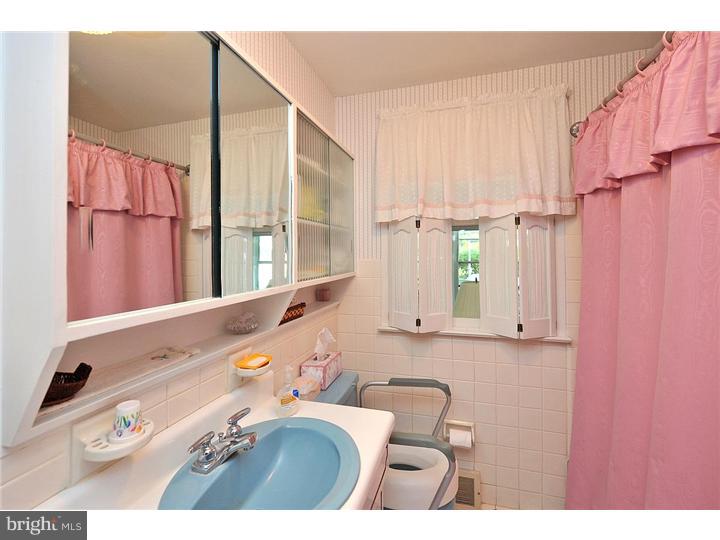 422 Suffolk Road Flourtown, PA 19031 - Photo 22 of 24 Bathroom