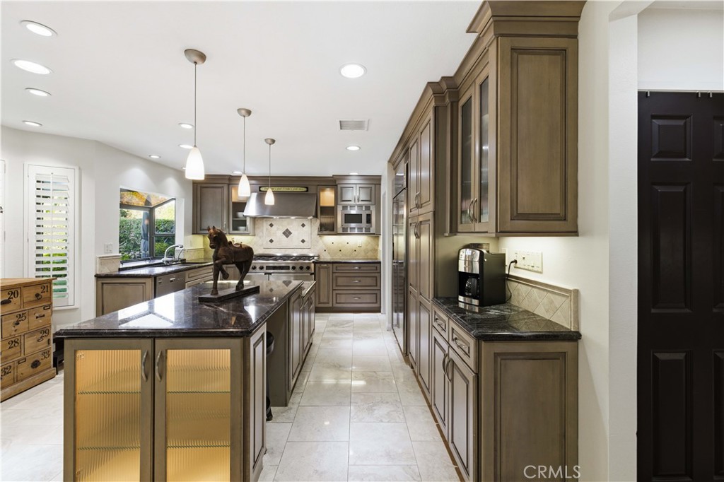 22029 Rodeffer Place Saugus, CA 91350 - Photo 16 of 53