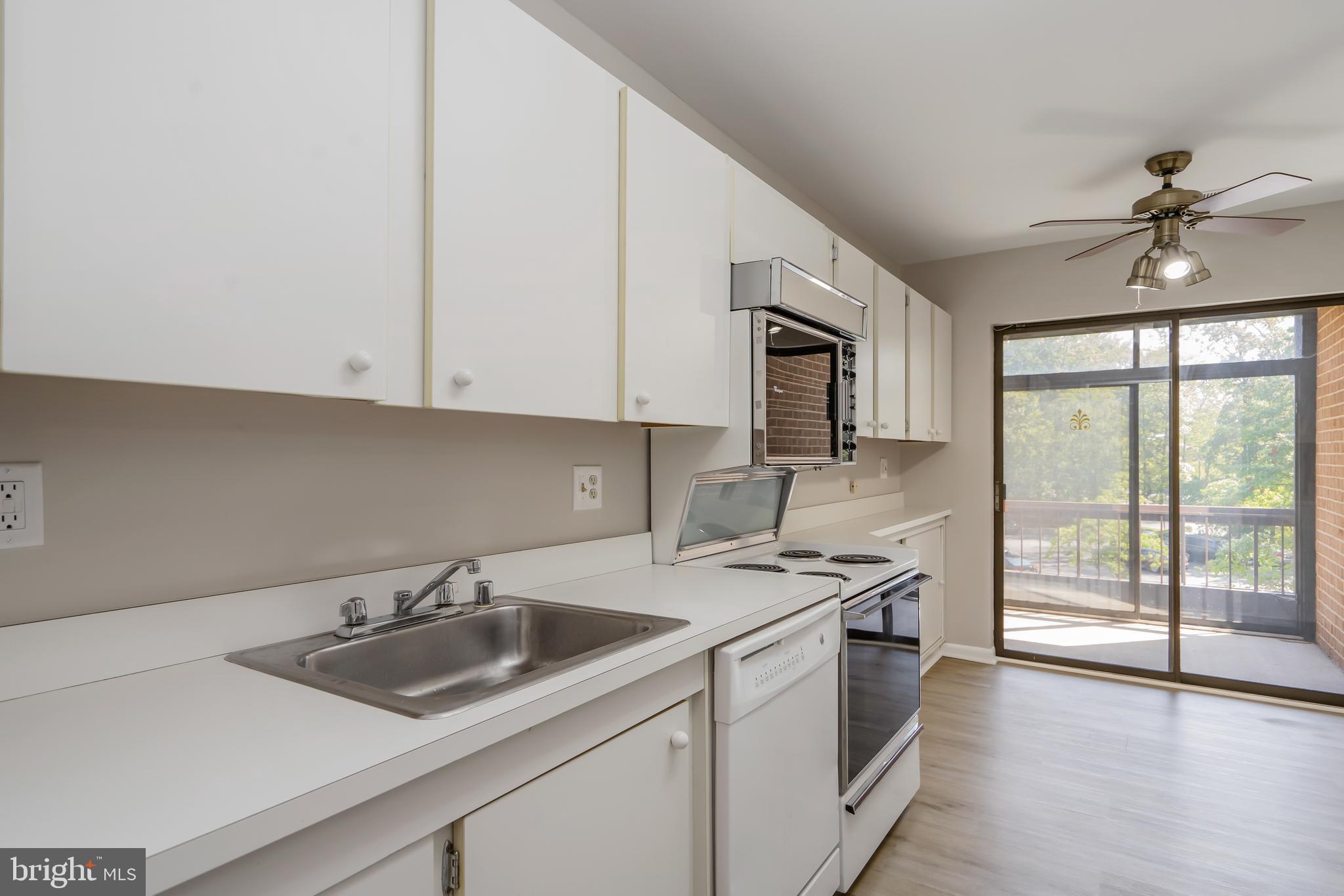 6300 Red Cedar Place, Unit 300 Baltimore, MD 21209 - Photo 15 of 36 Spacious Kitchen