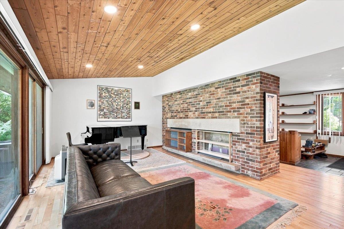 6402 Inner Drive Madison, WI 53705 - Photo 4 of 41 Gallery Image 4