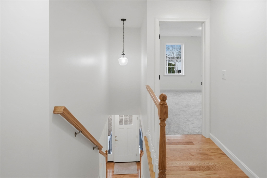38 Colonial Road Webster, MA 01570 - Photo 19 of 41
