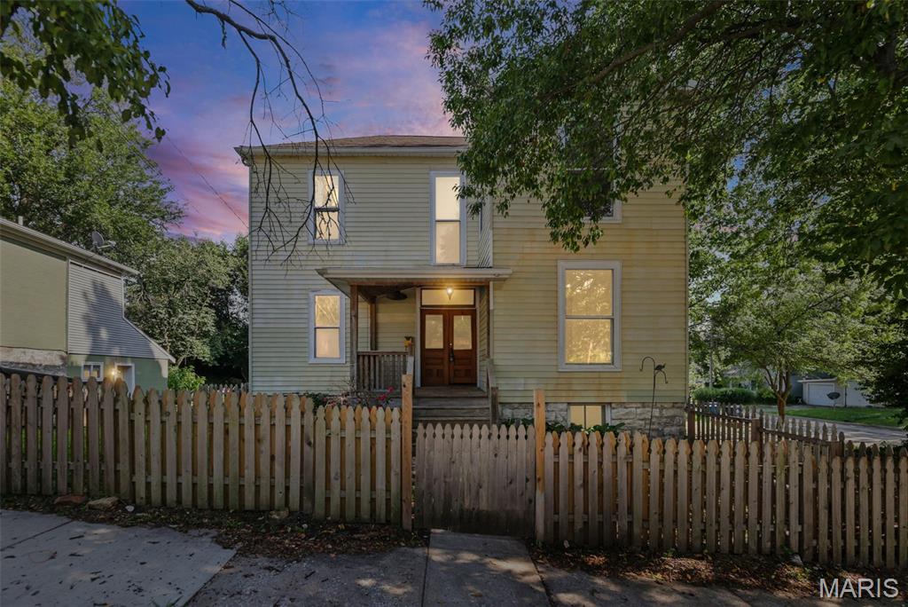 407 East 9th Street Alton, IL 62002 - Photo 1 of 53