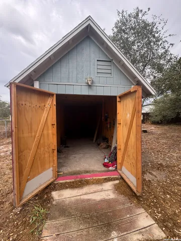 $220,000 | 4406 Lost Hills Drive, Elmendorf, TX 78112