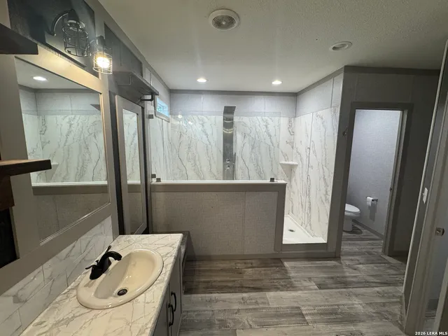 $220,000 | 4406 Lost Hills Drive, Elmendorf, TX 78112