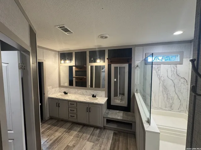 $220,000 | 4406 Lost Hills Drive, Elmendorf, TX 78112