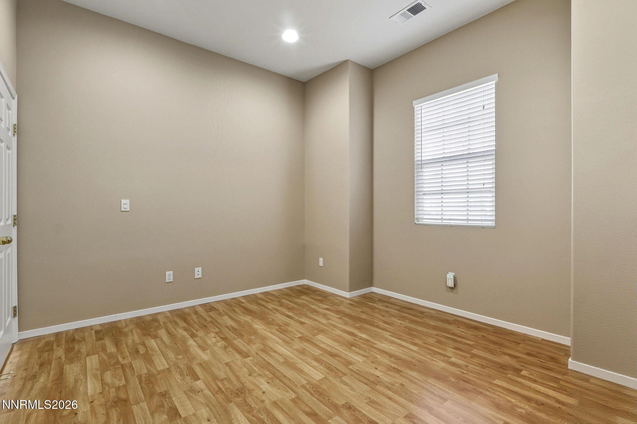 10625 Blue Moon Court Reno, NV 89521 - Photo 11 of 31 12-web-or-mls-IMG_5882_autoremove_157663