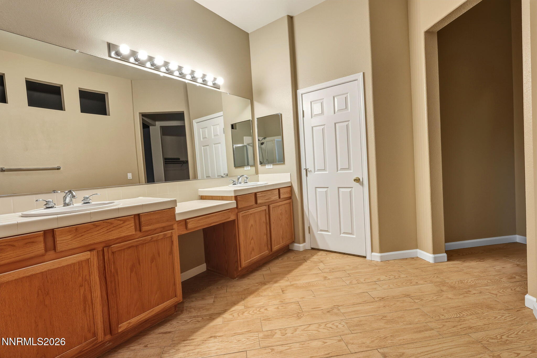 10625 Blue Moon Court Reno, NV 89521 - Photo 23 of 31 32-web-or-mls-IMG_6056