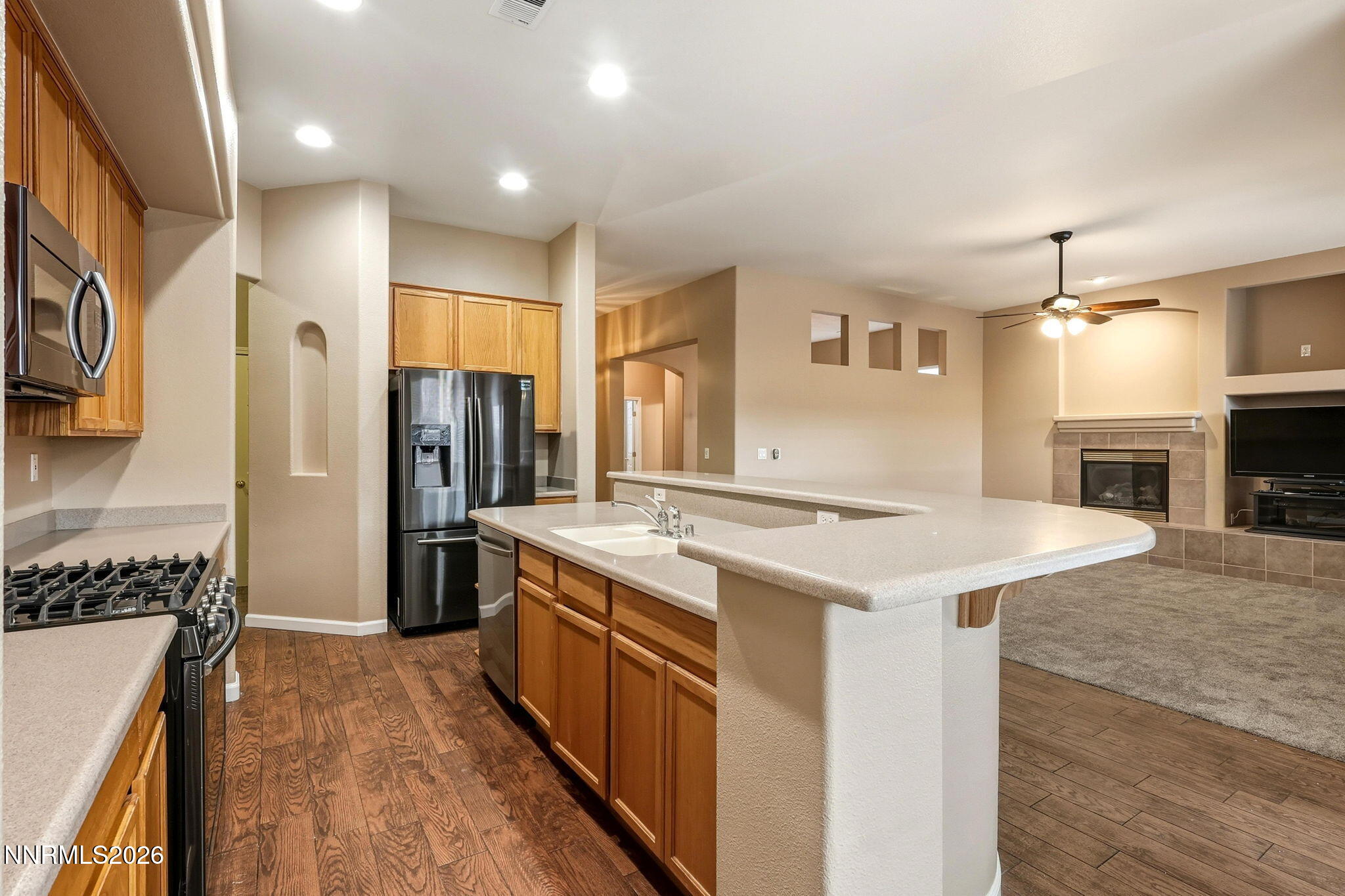 10625 Blue Moon Court Reno, NV 89521 - Photo 7 of 31 8-web-or-mls-IMG_5939_autoremove_1578223