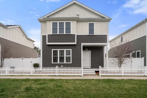 $729,000 | 15 Cleary Circle, Unit 15, Norfolk, MA 02056