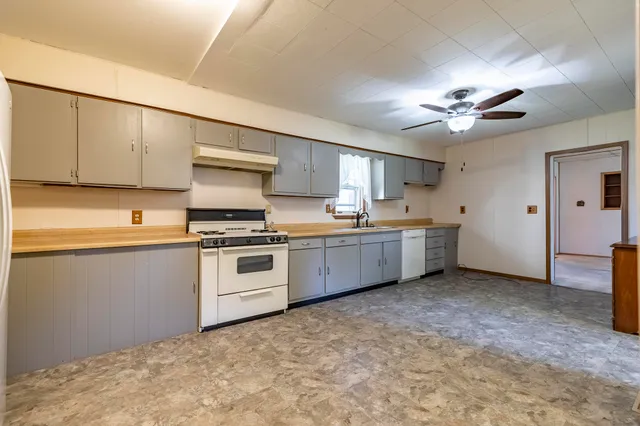 $255,000 | 207 North Washington Street, Wanatah, IN 46390